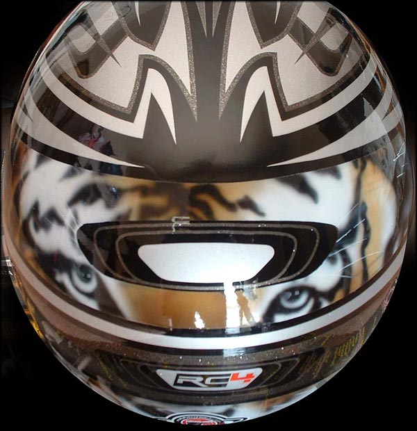 aerografia su casco: tigre
