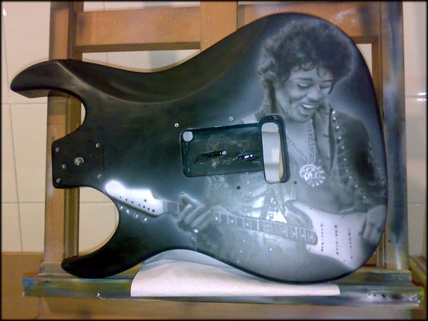 aerografia di jimy hendrix su chitarra