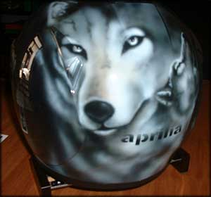 casco aerografia testa di lupo