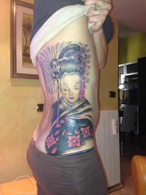 geisha tattoo costato