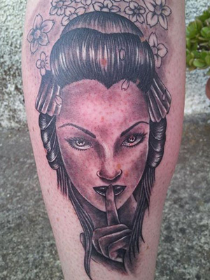geisha second tattoo braccio