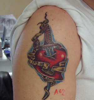 Tatuaggio pugnale