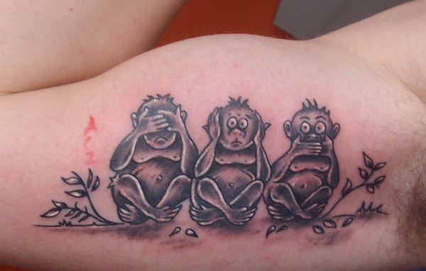 Tatuaggio tre scimmiette