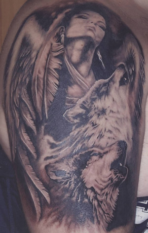 Tatuaggio donna alata
