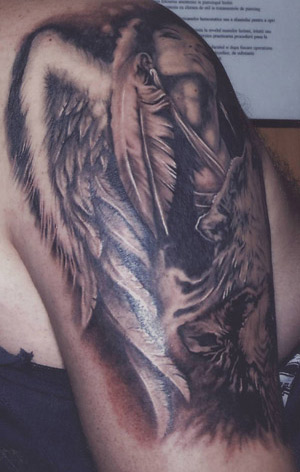 Tatuaggio donna alata